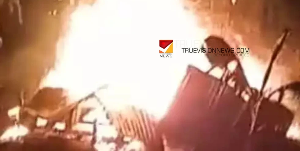 വർക്കലയിൽ മദ്യലഹരിയിൽ യുവാവ് വീടിന് തീവച്ചു; വീട് പൂർണ്ണമായും കത്തി നശിച്ചു