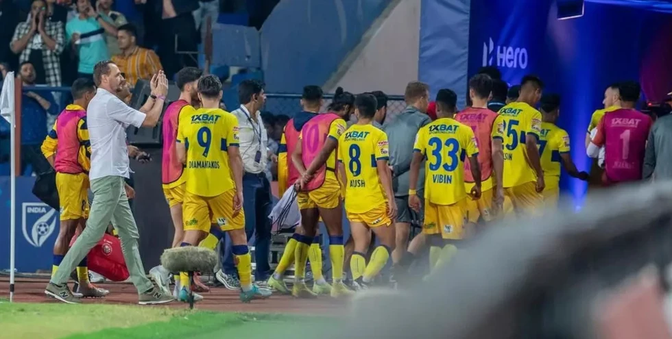 ബം​​ഗ​​ളൂ​​രു എ​​ഫ്‌.​​സി​​ക്കെ​​തി​​രാ​​യ മ​​ത്സ​​ര​​ത്തി​​നി​​ടെ പ്ര​​തി​​ഷേ​​ധി​​ച്ച് ക​​ളം​​വി​​ട്ട കേ​​ര​​ള ബ്ലാ​​സ്റ്റേ​​ഴ്സി​​നെ​​തി​​രെ ന​​ട​​പ​​ടി